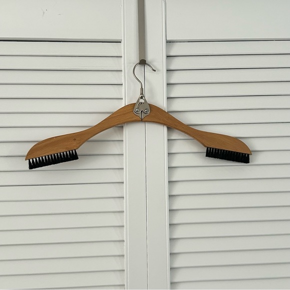Vintage Habberdasher’s Boar Bristle Clothing Brush and Travel Hanger - Picture 7 of 13